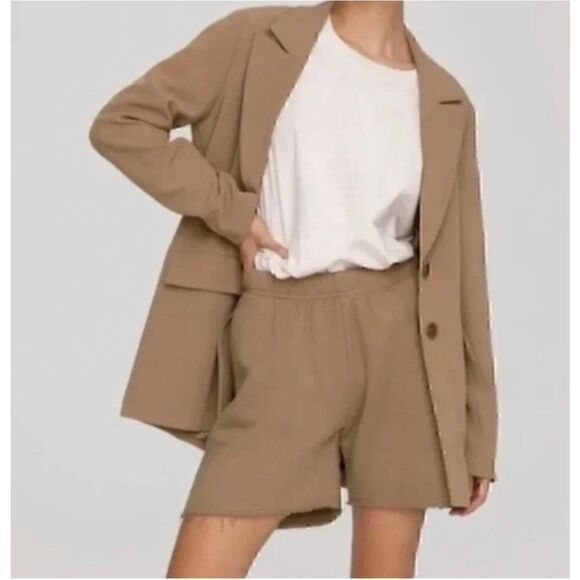 NWT Good American Raw Edge Hem Sweat Short Size S - Picture 1 of 8